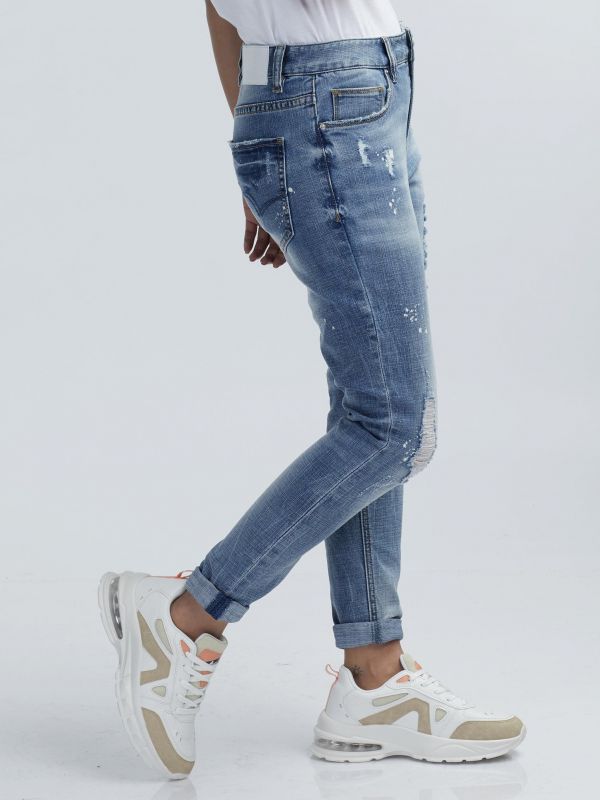 ג’ינס בויפרנד MONA במראה יוזד