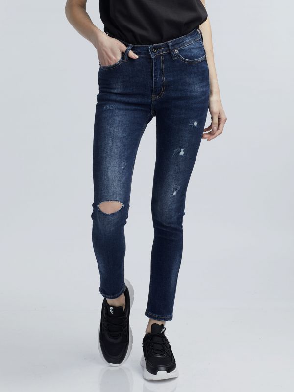 ג’ינס סקיני נמוך עם קרעים