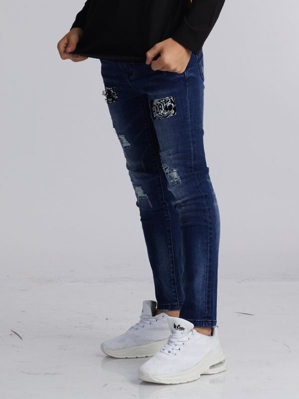 ג’ינס פצ’ים עם שפשופים