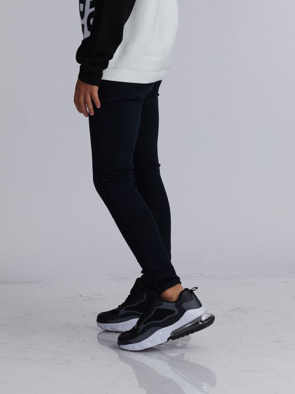 ג’ינס קלאסי סקיני