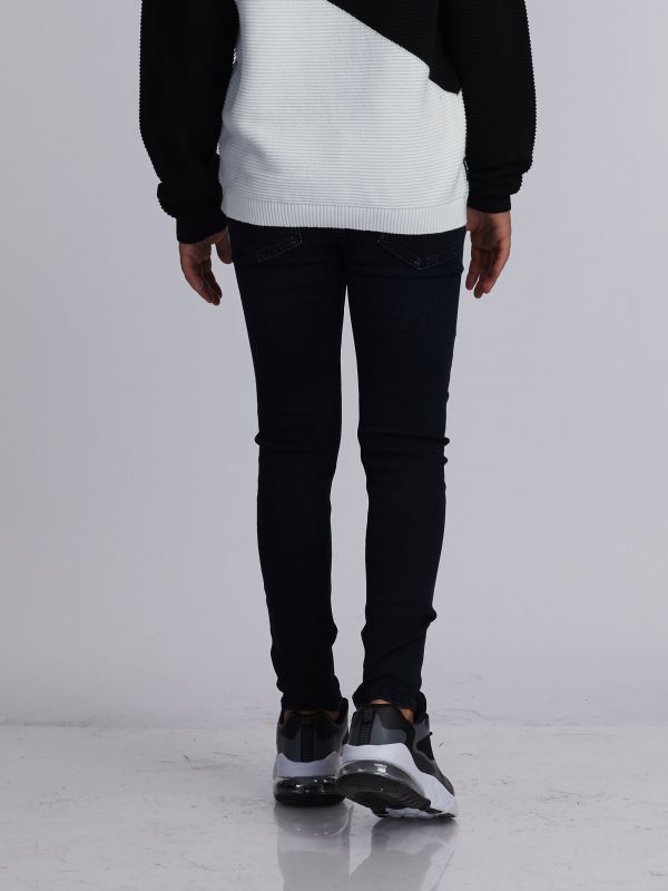 ג’ינס קלאסי סקיני