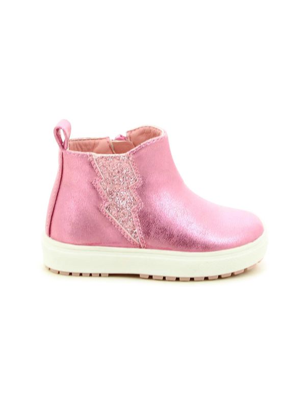 מגפוני צ’לסי מנצנצות