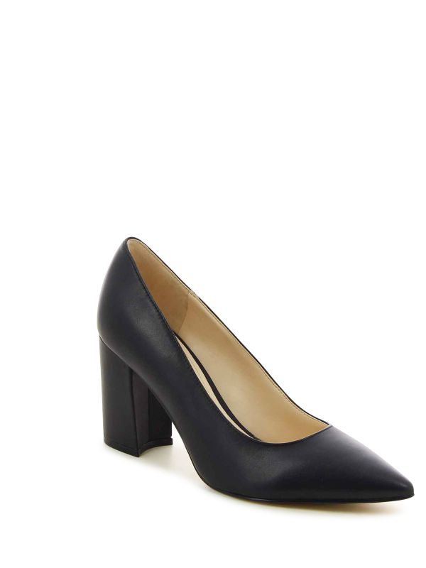 נעל עקב גבוה