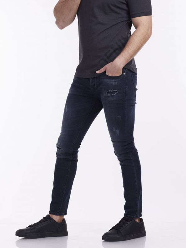 ג’ינס כחול כהה חתיכי