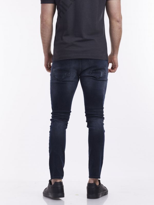 ג’ינס כחול כהה חתיכי