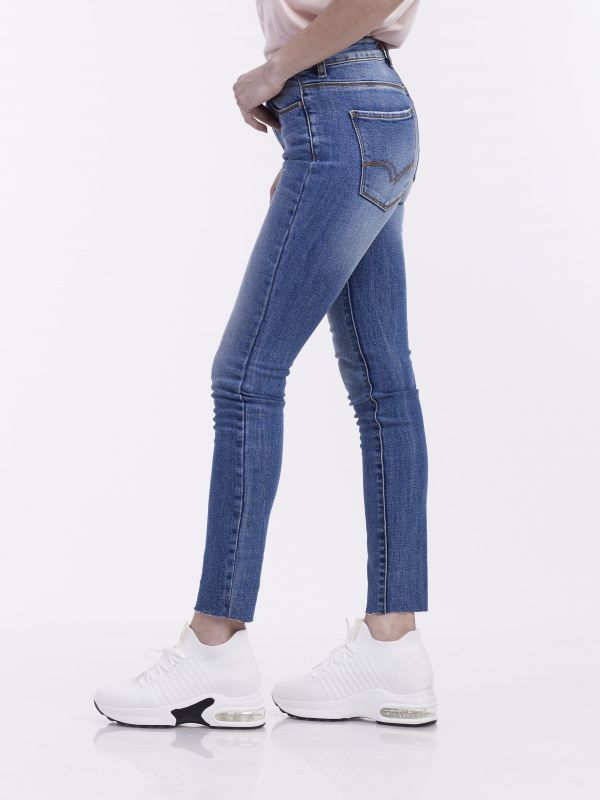 ג’ינס PEARL עם קרעים לבנים