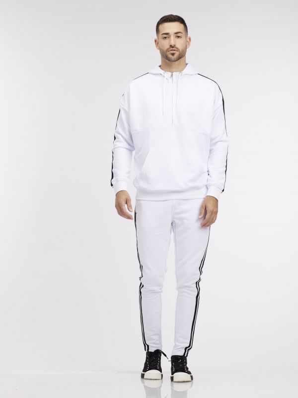 מכנסי טרנינג עם פס צידי