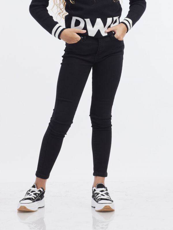 ג’ינס שחור קלאסי