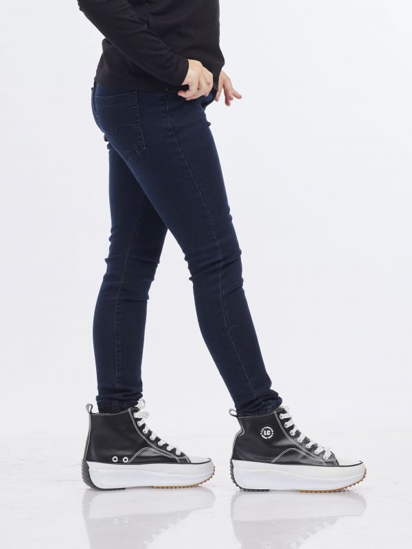 ג’ינס כהה קלאסי