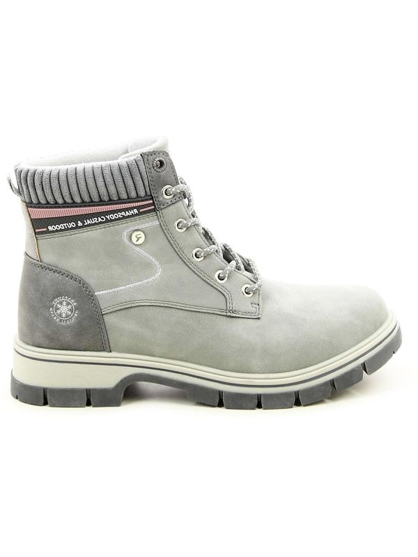 מגפונים אופנתיים עם שרוכים