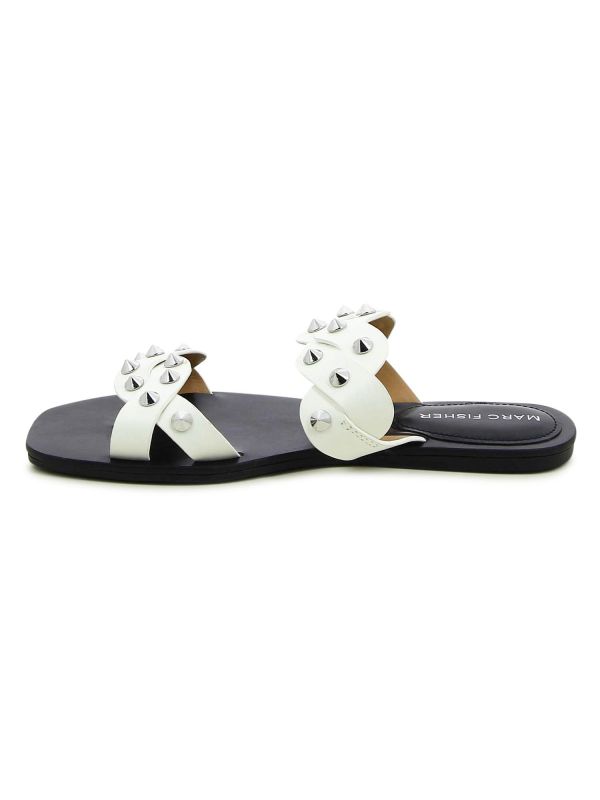 כפכפים שטוחים עם ניטים BODIL