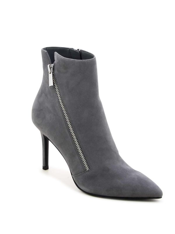 מגפוני סטילטו שפיציים לנשים