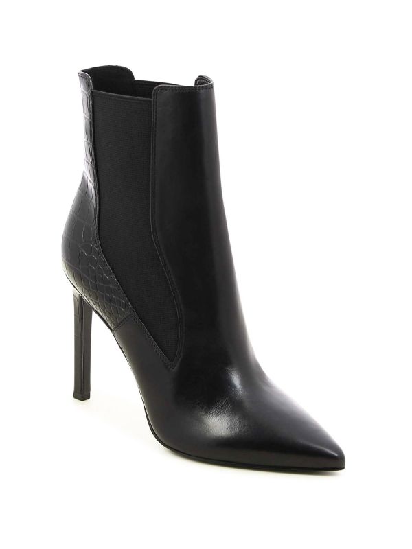 מגפונים עם גומי בצדדים ועקב סטילטו