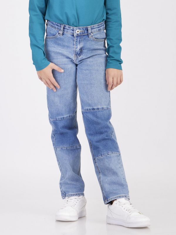 ג’ינס כחול במראה מחולק