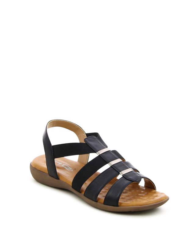 סנדלים שוטוחים עם רצועות