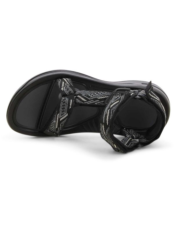 סנדלי טיולים עם סקוצ’ים לנשים