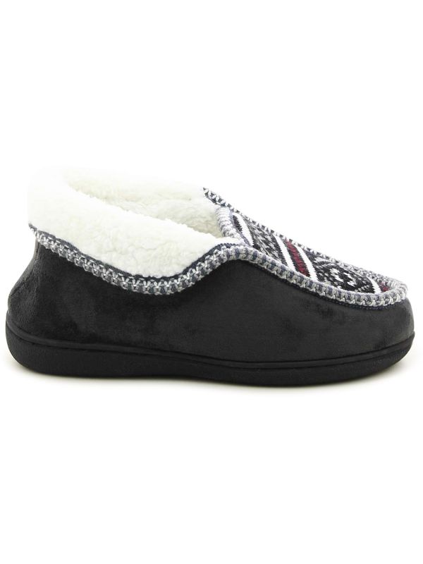 נעלי בית סרוגות