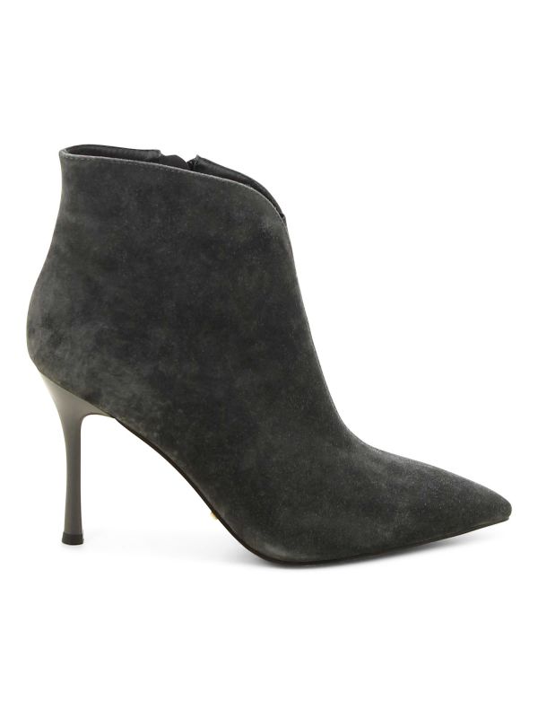 מגפוני עקב קלאסיים לנשים