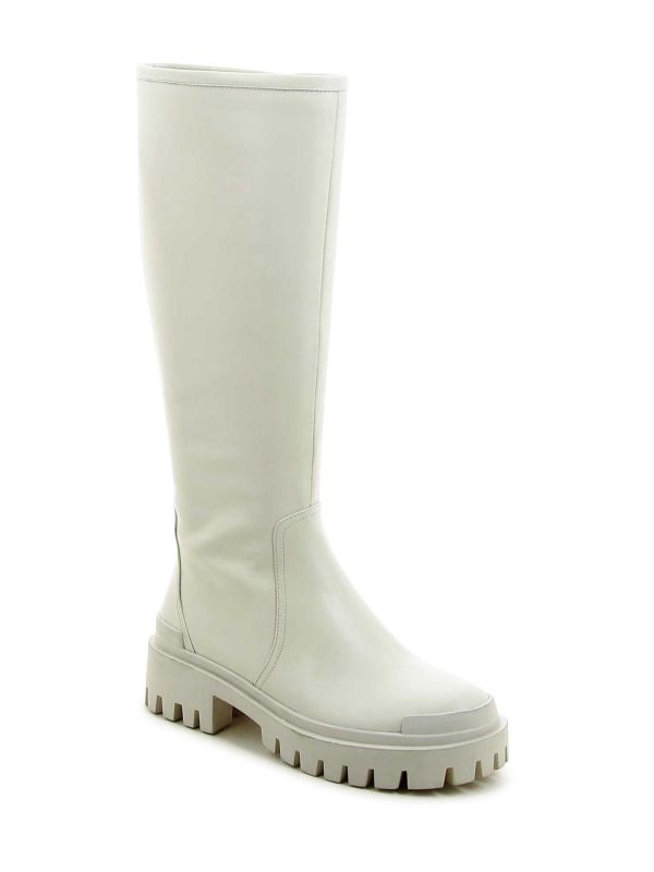 מגפיים עם עקב טרקטור