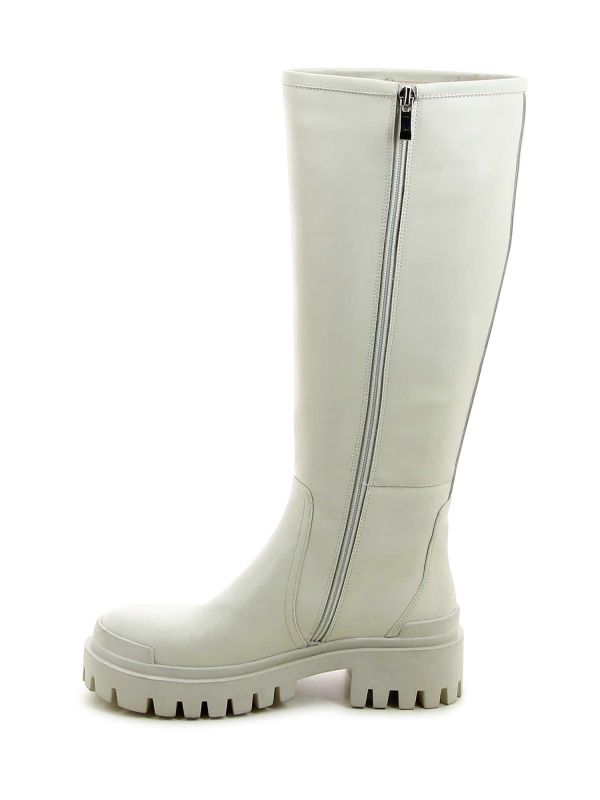 מגפיים עם עקב טרקטור