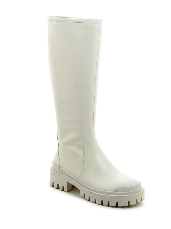 מגפיים עם עקב טרקטור