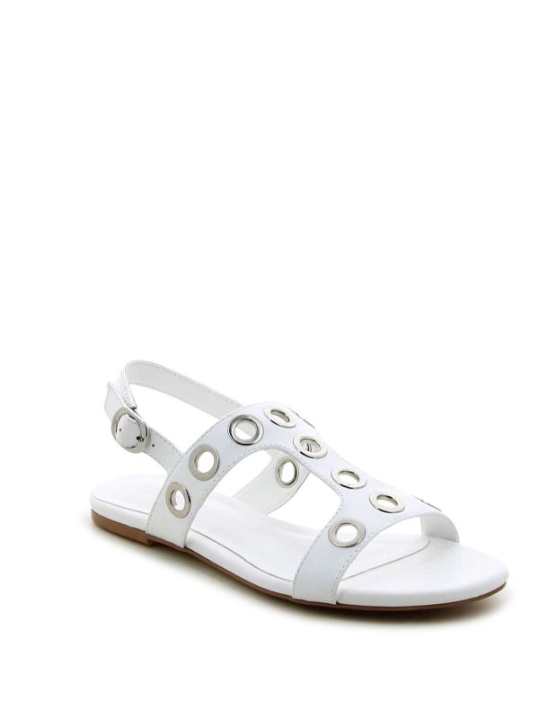 סנדלים עם עיגולי ניטים מחוררים PAIGE