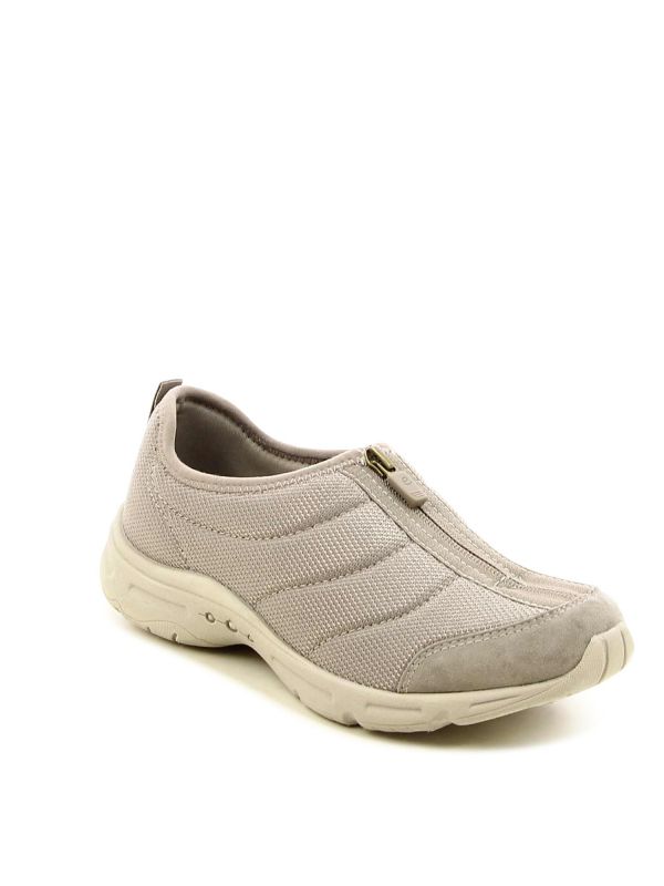 נעלי נוחות ספורטיביות לנשים