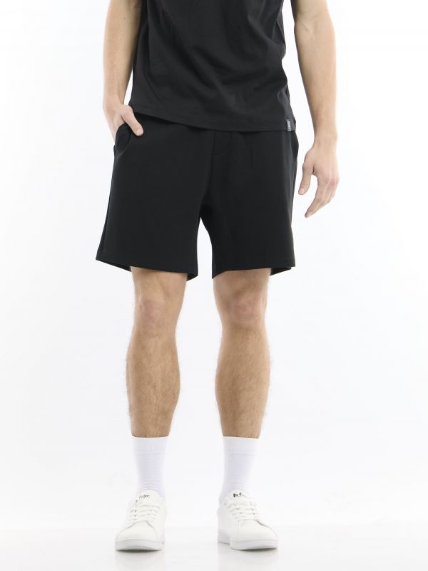 מכנסיים קצרים חלקים