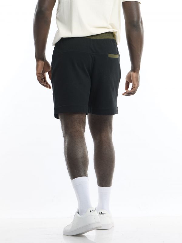 מכנסיים קצרים עם כיסי ניילון