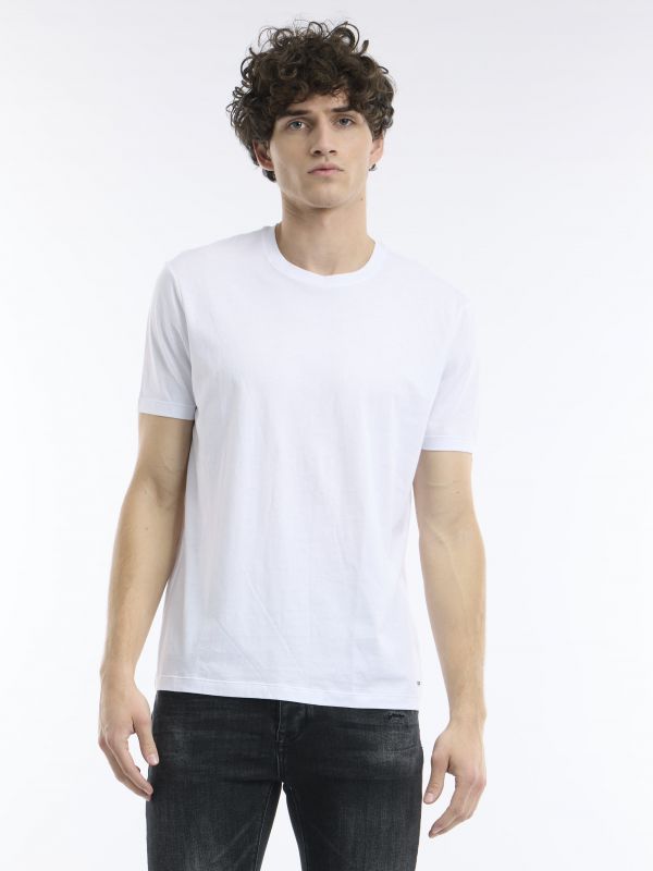 חולצת טי קז’ואלית חלקה