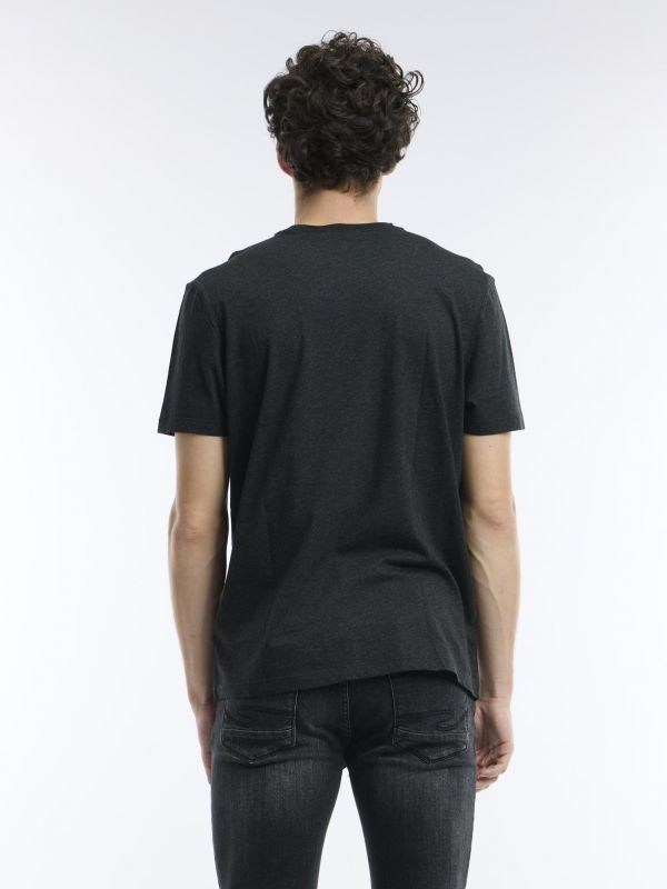 חולצת טי קז’ואלית חלקה