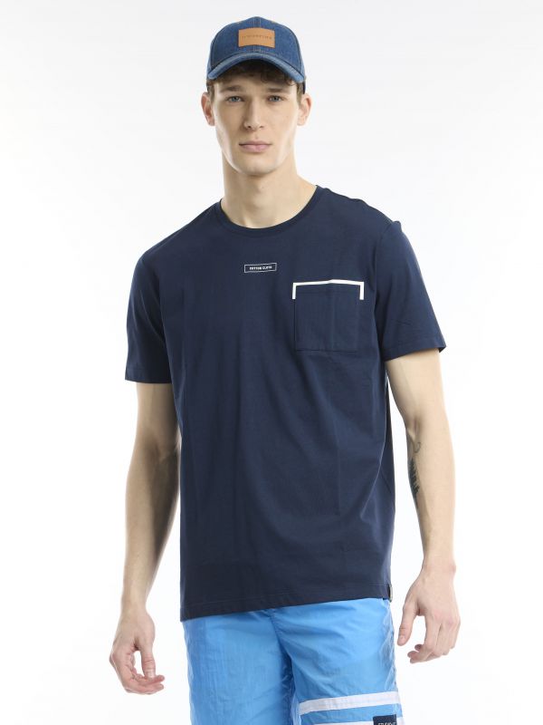 חולצת טי קז’ואלית עם כיס