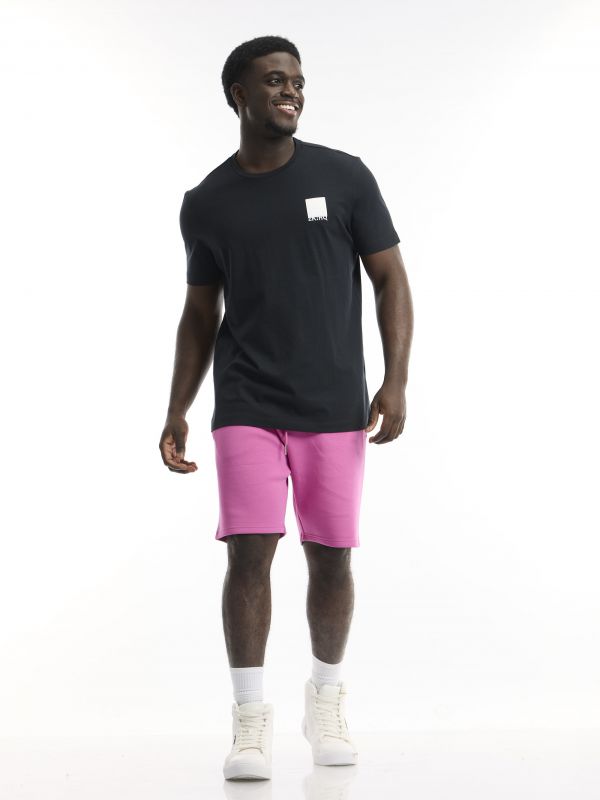 טי שירט עם הדפס אחורי