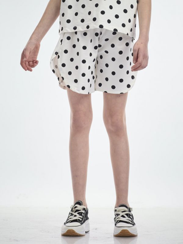 שורטס עם הדפס נקודות