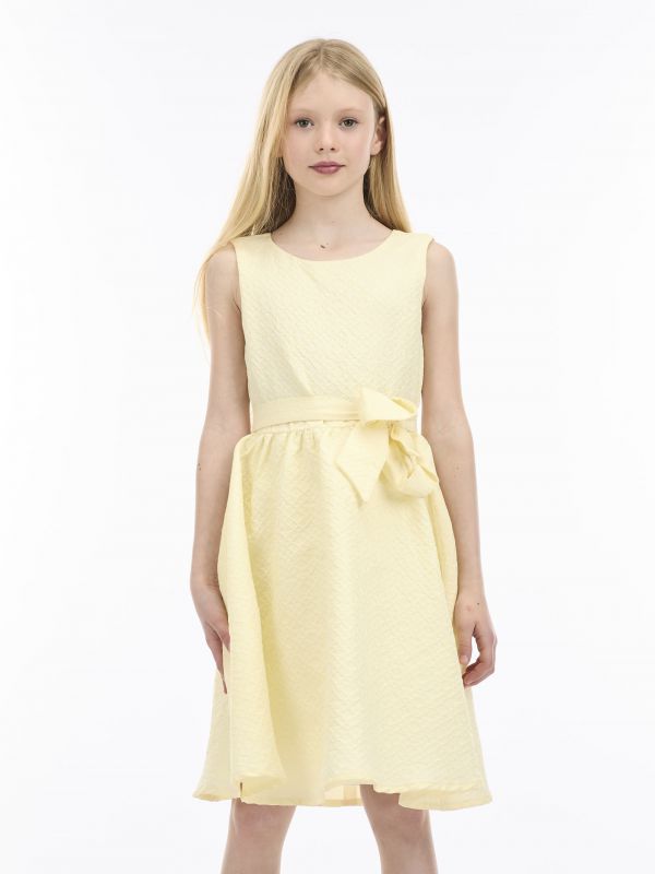 שמלת שכבות עם חגורה