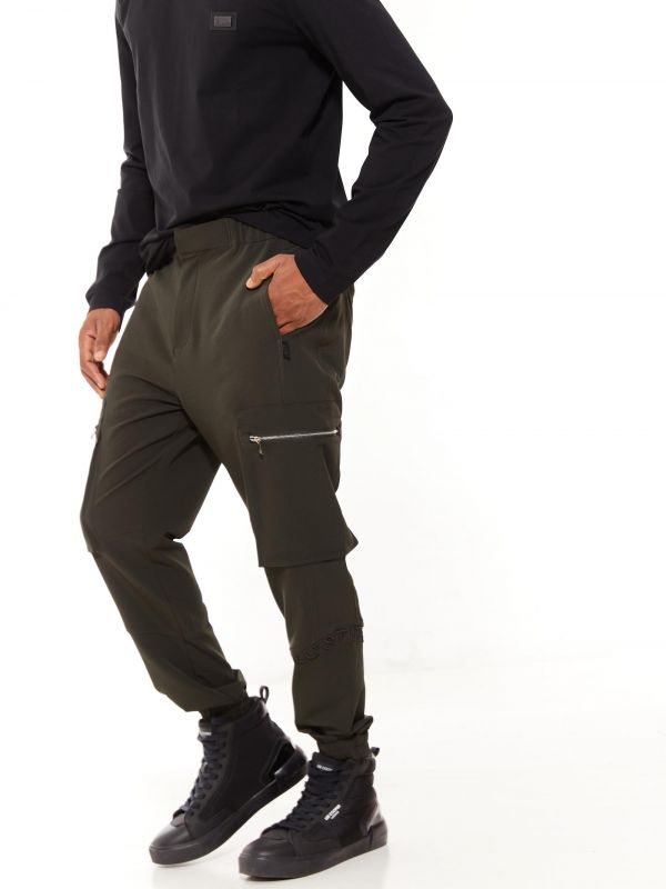 מכנסי ניילון מעוצבים לגבר