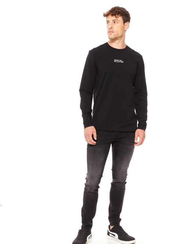 חולצת טי עם הדפס אחורי מעוצב