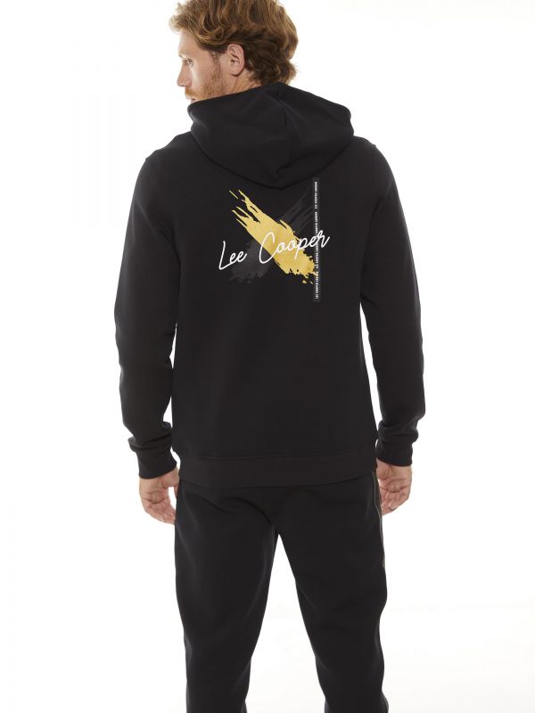 קפוצ’ון עם הדפס על החזה