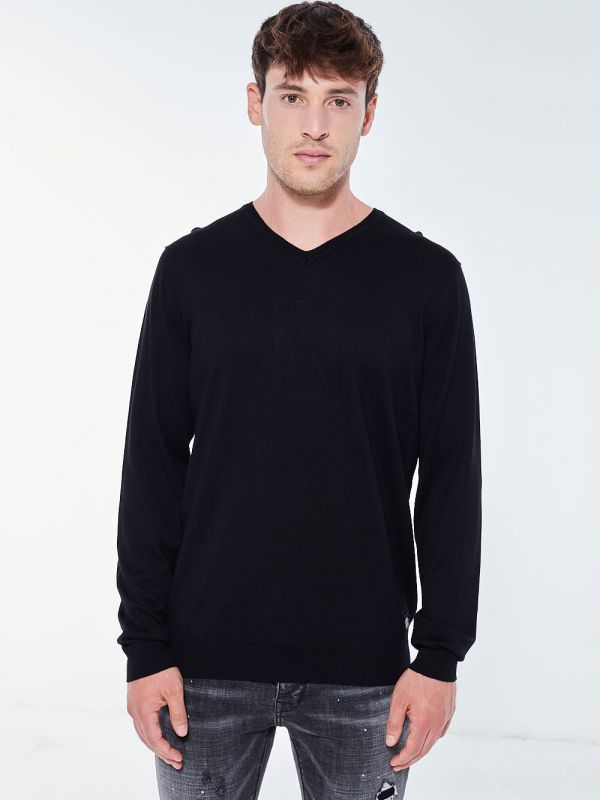 סריג עם צווארון וי