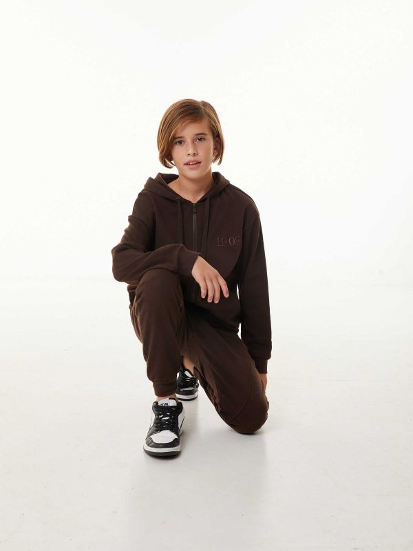 מכנסי פוטר עם חתכים מעוצבים