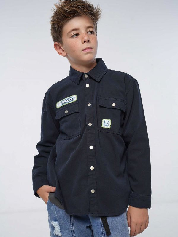 חולצה מכופתרת מעוצבת