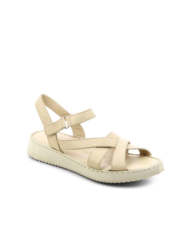 סנדלים קז’ואליים עם רצועות מוצלבות לנשים