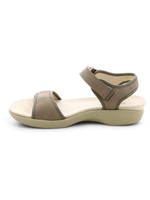 סנדלים קז’ואליים עם סקוץ’