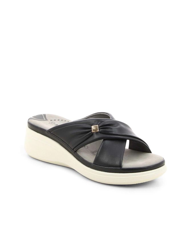 כפכפים עם רצועות מוצלבות לנשים