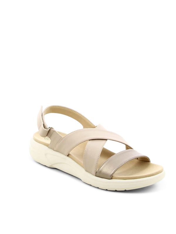 סנדלים קז’ואליים עם רצועות לנשים