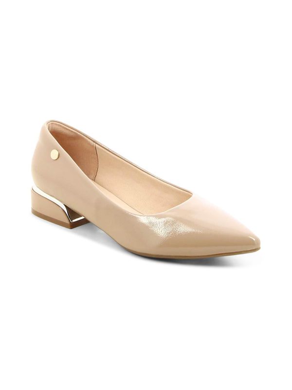 נעלי סירה מחודדות