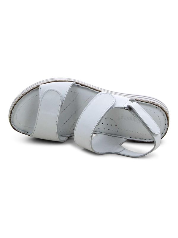 סנדלים קז’ואליים עם סקוצ’ים