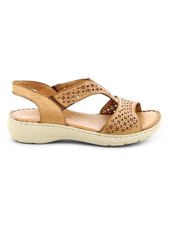 סנדלים עם עיטורים