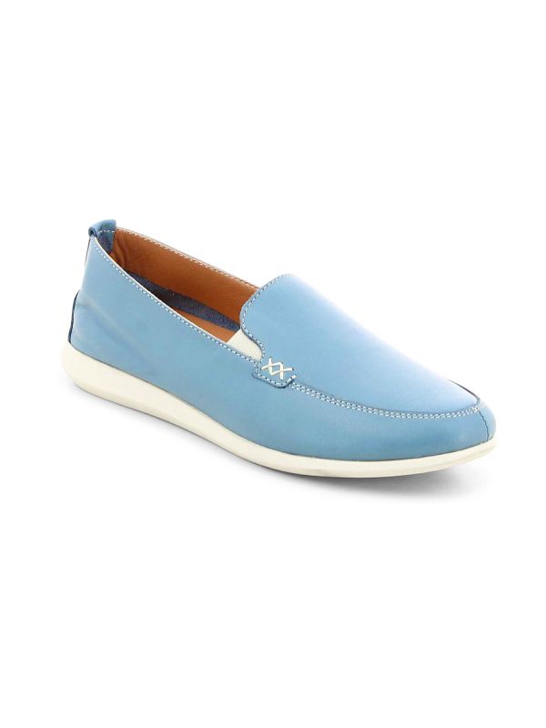 נעלי סירה מחודדות