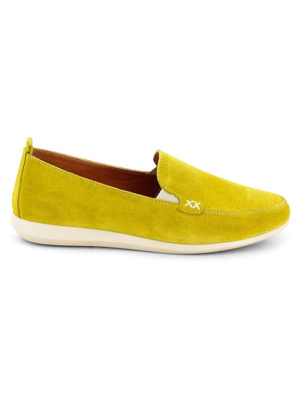 נעלי סירה מחודדות